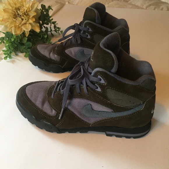 nike hiking boots 1990